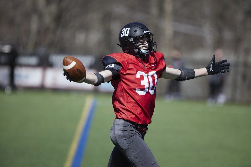Doody's 3 TD catches keep Marblehead unbeaten, give Rudloff 100th coaching win